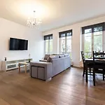 Unique And Modern Home In The Heart Of Paris By Guestready